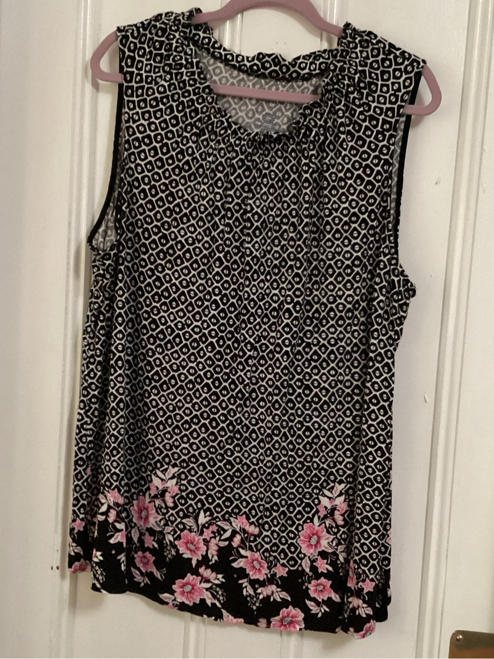 croft & barrow Black Sleeveless Top with Pink Floral Hem